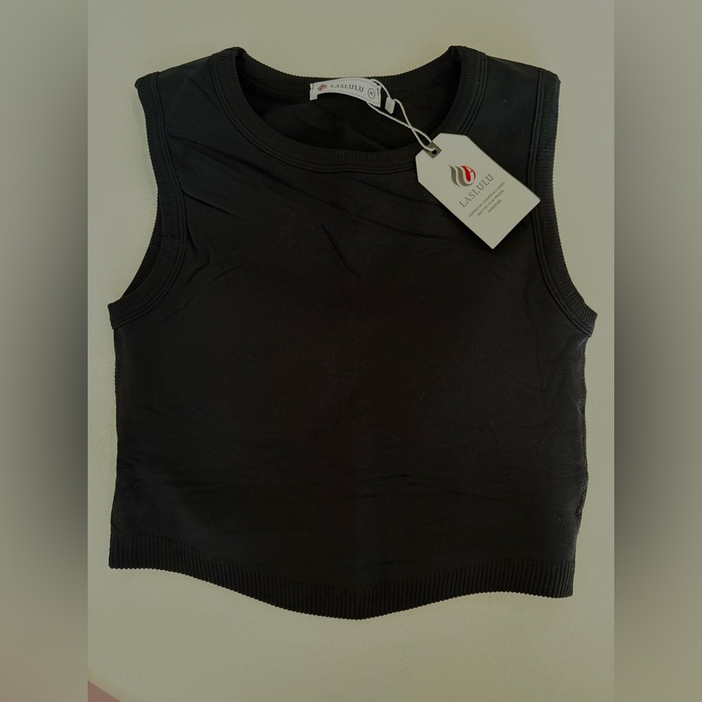 Laslulu Black Cropped Tank Top